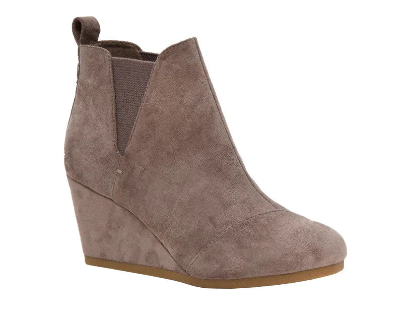 Dunes Women's Zoey Wedge Bootie TAUPE Size 8.5M Brand New!
