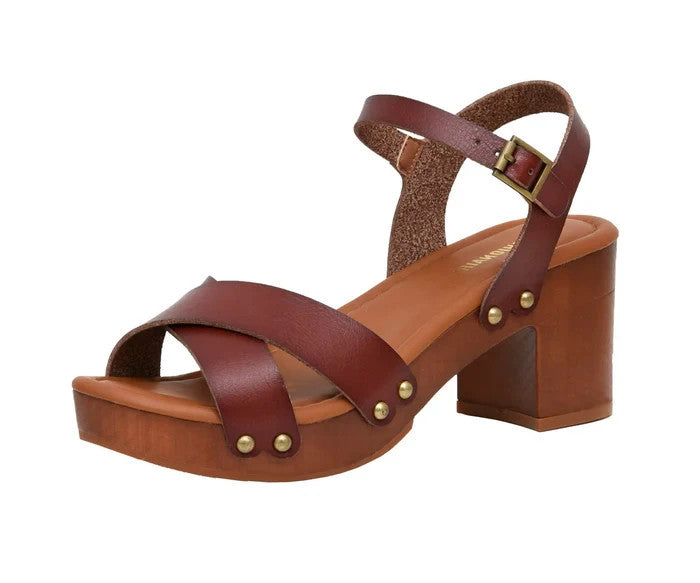 CUSHIONAIRE Slate Faux Wood Sandals WHISKEY Size 9M Brand New!