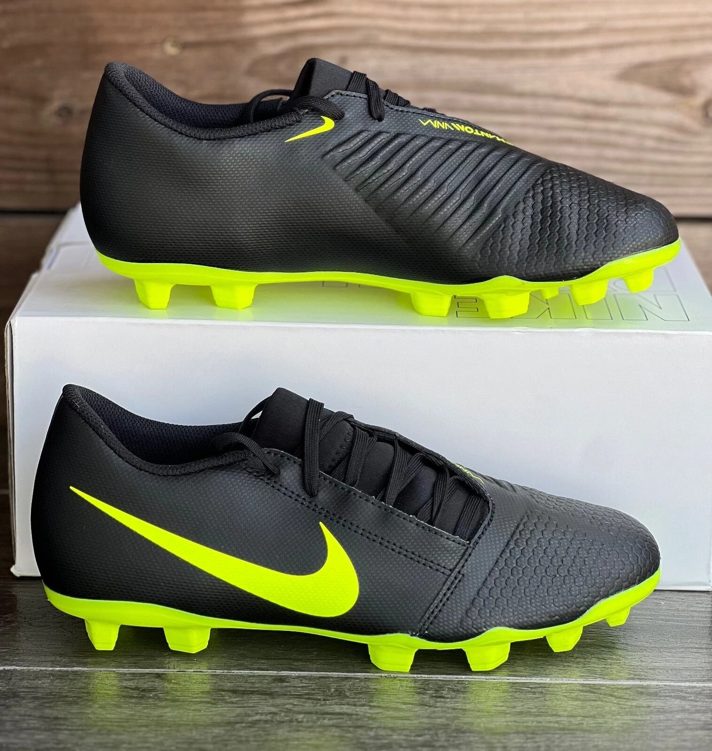 Nike Men's Phantom Venom Club FG Soccer Cleats Black Bolt Size 5.5 Brand New!