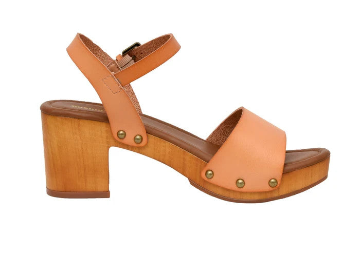 CUSHIONAIRE Sloan Faux Wood Sandals Honey Size 8.5M Brand New!