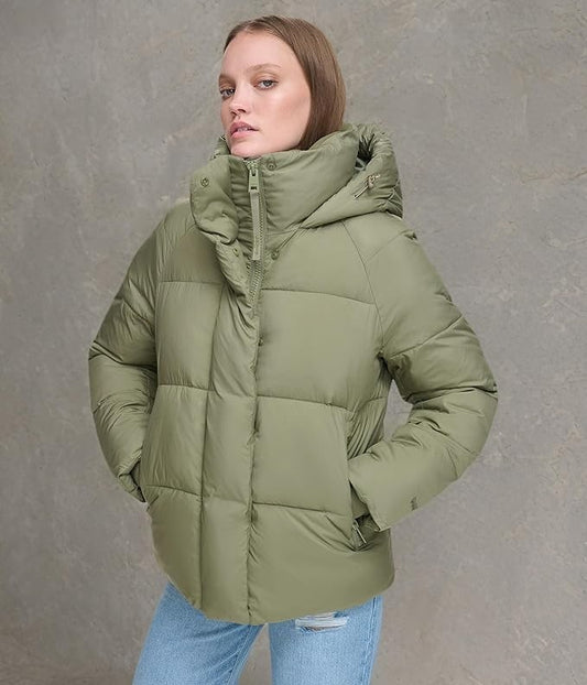 Levi's Women's Quilted Selma Hooded Puffer Jacket Size Small Brand New!