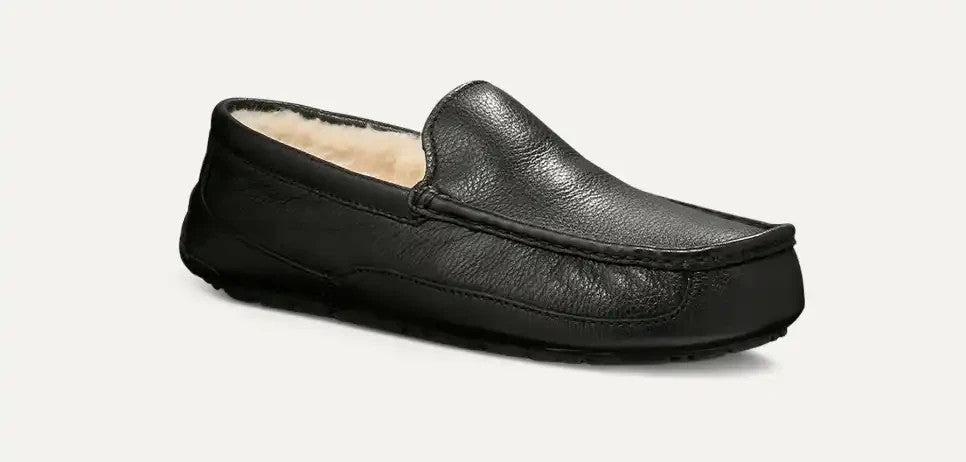 UGG Men's Ascot Leather Slipper Size 7