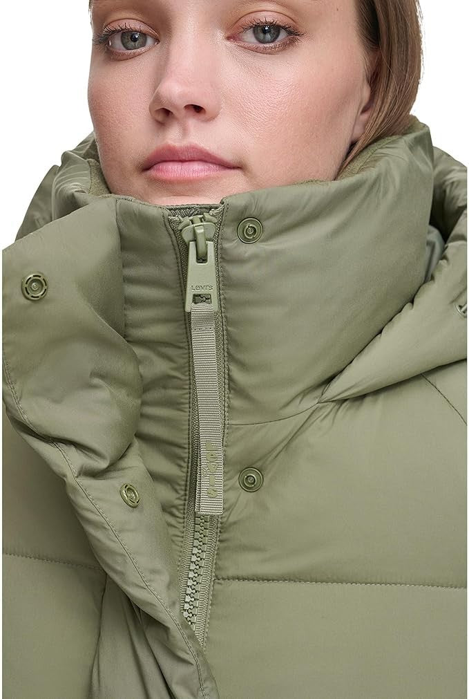 Levi's Women's Quilted Selma Hooded Puffer Jacket Size Small Brand New!
