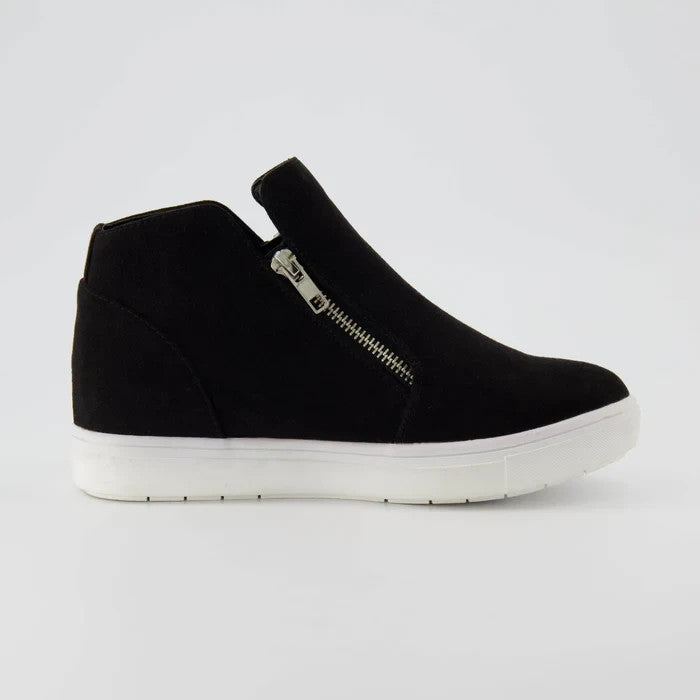 CUSHIONAIRE Women's Hart Hidden Wedge Sneaker Size 8.5M Brand New!