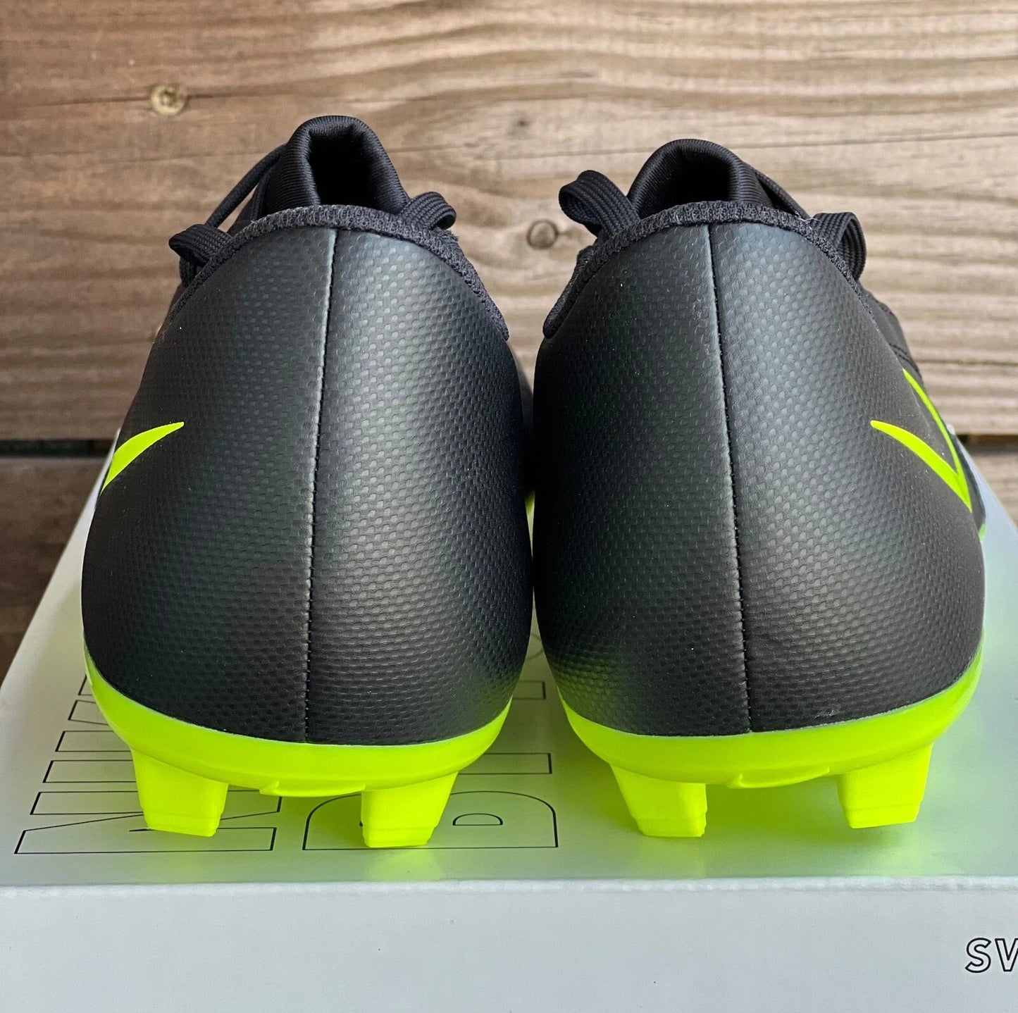 Nike Men's Phantom Venom Club FG Soccer Cleats Black Bolt Size 5.5 Brand New!