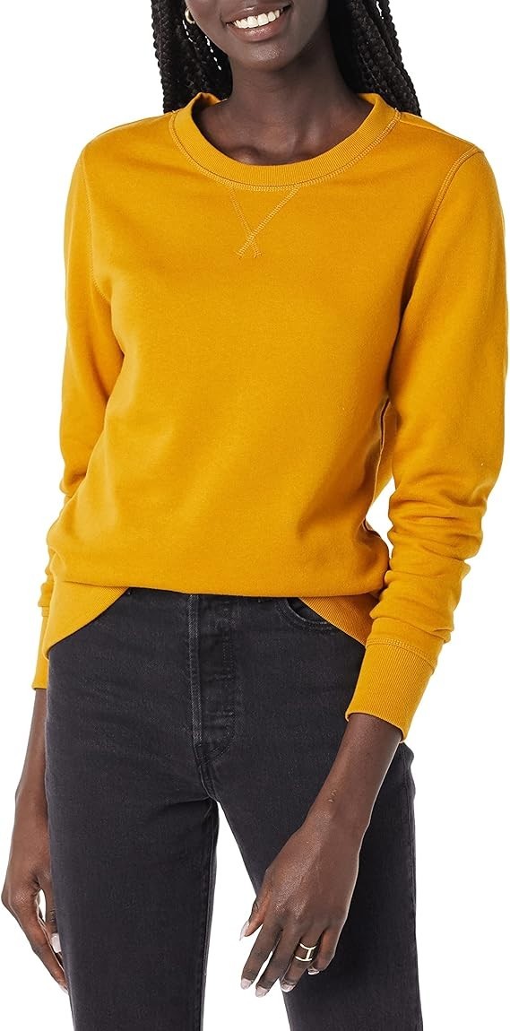 Amazon Essentials Women's Fleece Crewneck Sweatshirt Mustard Yellow Size M NWT