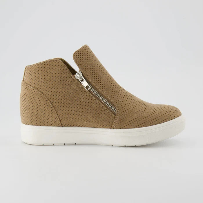 CUSHIONAIRE Women's Hart Hidden Wedge Sneaker Taupe Size 8.5M Brand New!