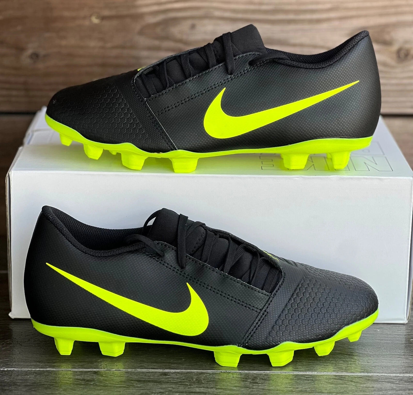 Nike Men's Phantom Venom Club FG Soccer Cleats Black Bolt Size 5.5 Brand New!