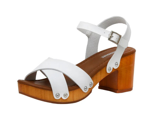 CUSHIONAIRE Slate Faux Wood Sandals WHITE Size 9M Brand New!