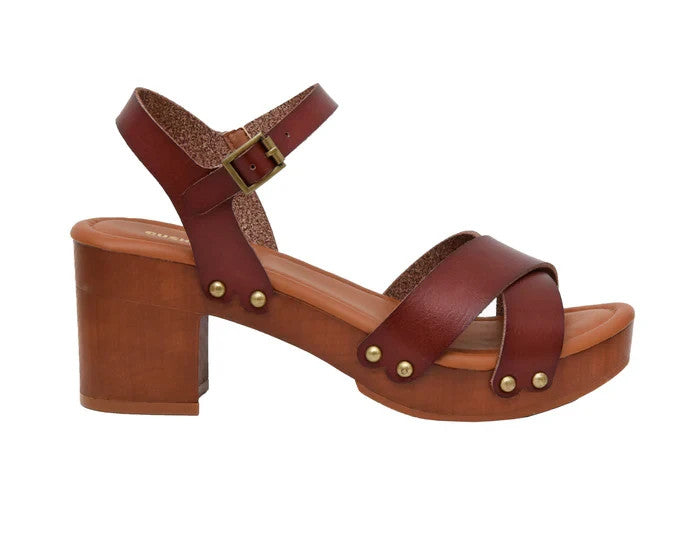CUSHIONAIRE Slate Faux Wood Sandals WHISKEY Size 9M Brand New!