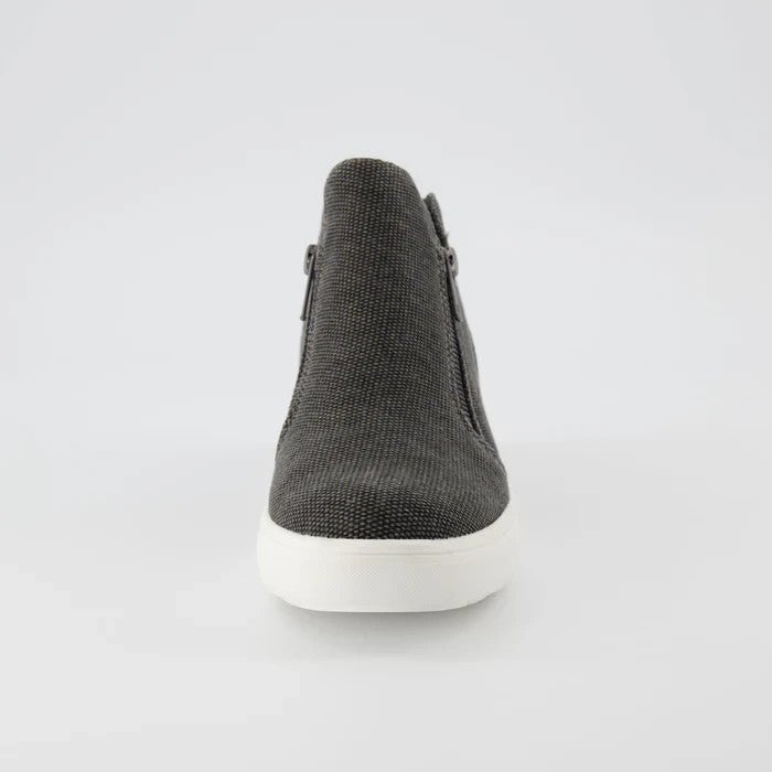 CUSHIONAIRE Women's Hart Hidden Wedge Sneaker Black Canvas Size 11M Brand New!