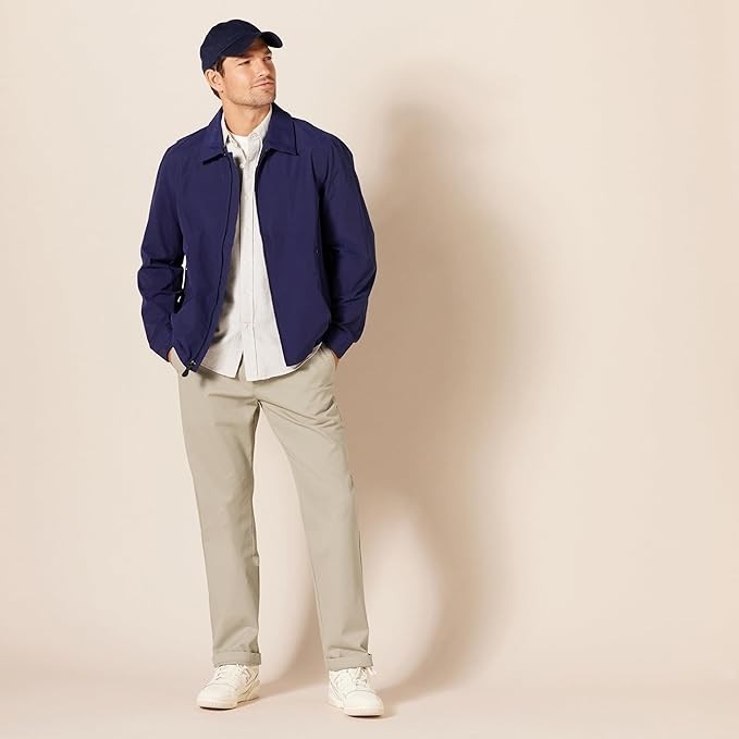 Amazon Essentials Men Classic-Fit Wrinkle-Resistant Flat-Front Chino Pant