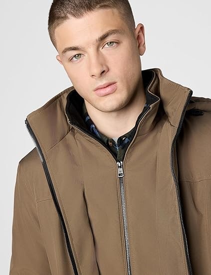 Calvin Klein Men’s Hooded Soft Shell Jacket with Bib Size 2XL Brand New With Tag