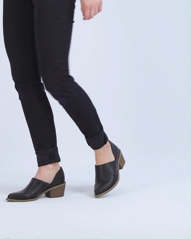 CUSHIONAIRE Women's Eddie slip on shootie Black Memory Foam Size 6M Brand New