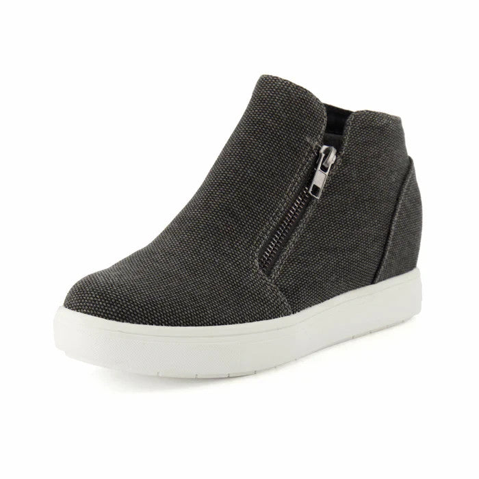 CUSHIONAIRE Women's Hart Hidden Wedge Sneaker Black Canvas Size 11M Brand New!