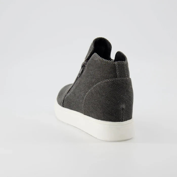 CUSHIONAIRE Women's Hart Hidden Wedge Sneaker Black Canvas Size 8.5M Brand New!