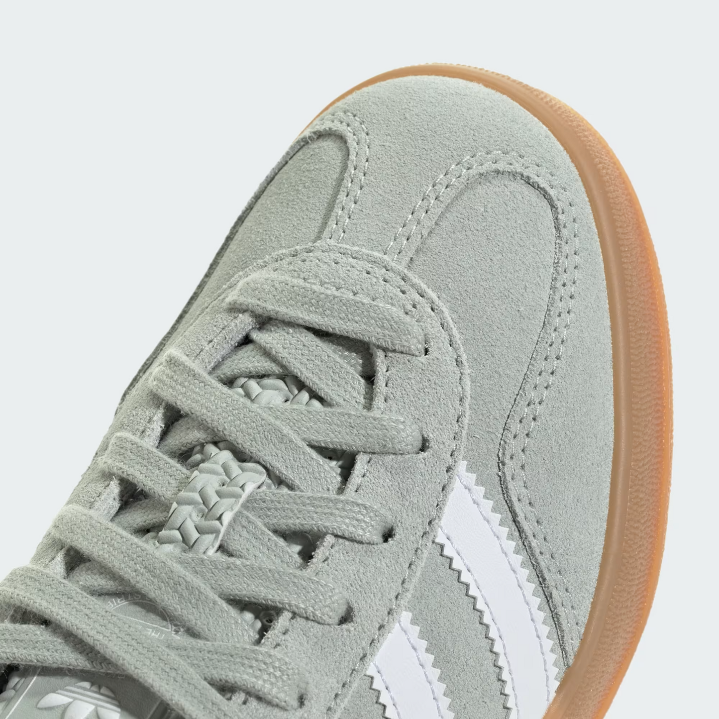 adidas Big Kids Gazelle Indoor Sneakers silver Size 5.5 brand New!