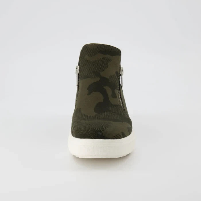 CUSHIONAIRE Women's Hart Hidden Wedge Sneaker Camo Size 6.5M Brand New!