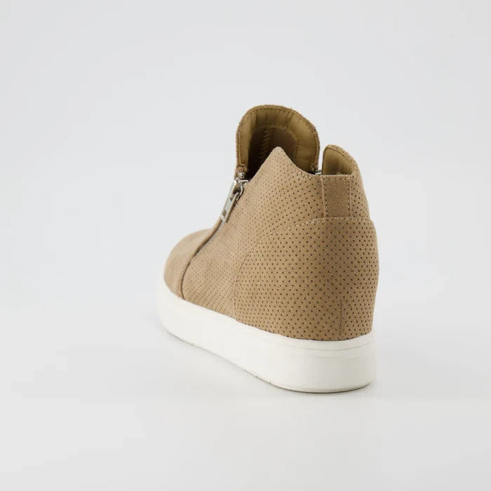 CUSHIONAIRE Women's Hart Hidden Wedge Sneaker Taupe Size 8.5M Brand New!