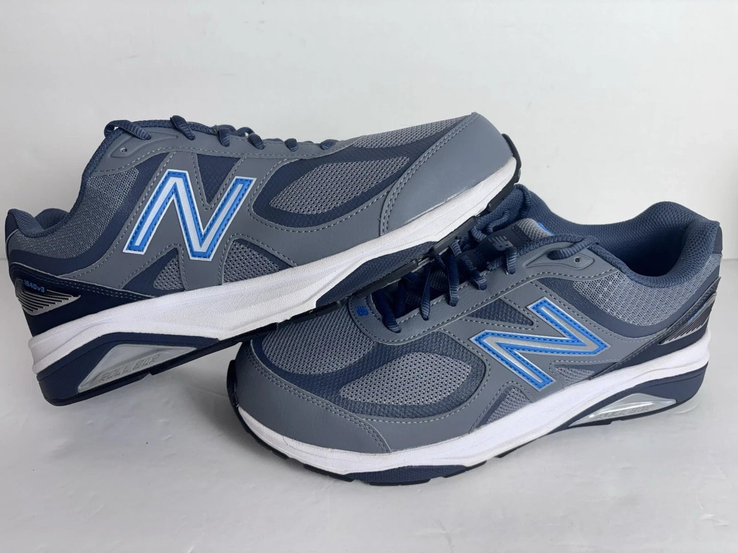 New Balance Men’s 1540 v3 Marblehead with Black Size 7.5